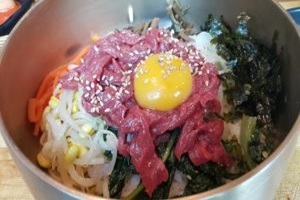 육회비빔밥,전라북도 익산시,지역음식