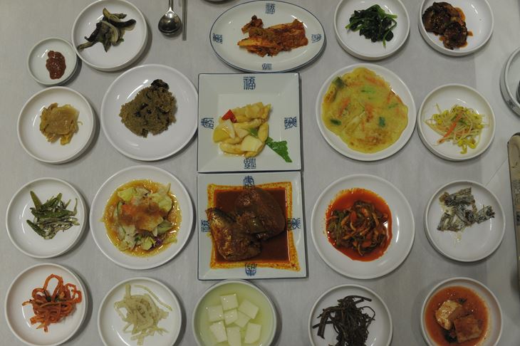 전주 성곽 안과 밖의 음식, 백반과 콩나물국밥,전라북도 전주시,별미,여행기사,트래블아이