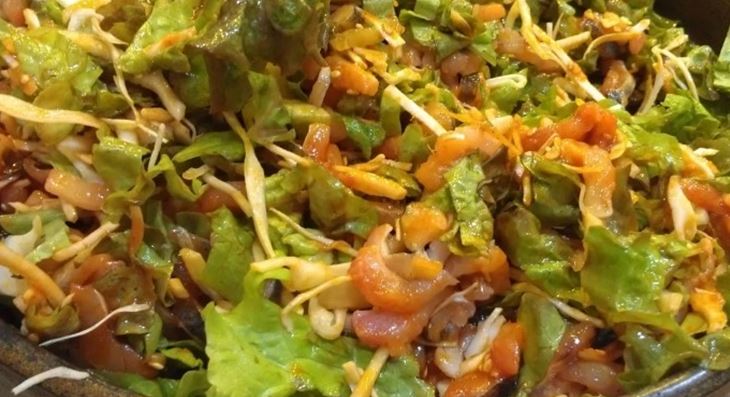 >각자의 입맛에 맞게 우여회무침을 즐길 수 있다.