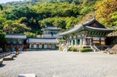 부처님 오신 날, 가야 설화 가득한 김해의 사찰 여행 , 국내여행, 여행정보