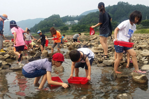 괴산 둔율 올갱이축제, 오는 17일 개막!