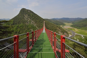 순창군 국내 최장 270m 채계산 출렁다리 위용 드러내