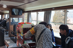 과거로의 시간 여행, 뉴트로 더한 섬진강기차마을 증기기관차