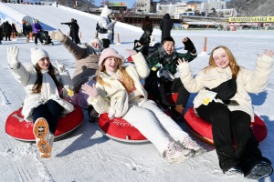 화천산천어축제 인기 비결, ‘얼음낚시 플러스 알파’ 
