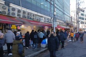 포항 별미 과메기·대게 맛보자! 죽도시장 찾으며 지역경제 ‘활력’