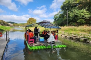 서초구, 양재천 뗏목 체험 ‘양재천 천천투어’ 신규·확대 운영