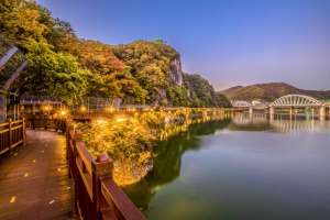 단양에서 봄날의 정취와 다채로운 맛을 만나다