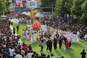 대구시, ‘코스믹 퍼레이드’ 2025 판타지아대구페스타 봄축제의 시작 