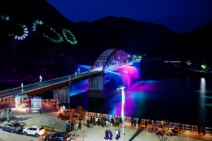 내륙관광 1번지 단양의 밤을 수놓을 새로운 명물, 고수대교 분수쇼
