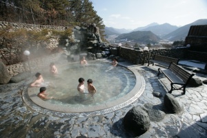 충주 수안보·앙성 온천, ‘레트로 힐링’ 여행지로 주목
