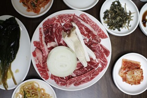 서울에서 값싸고 질 좋은 한우를, 마장동우시장 먹자골목